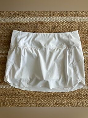 Athleta Run With It 14" Skirt/Skort White